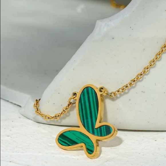 💚Gold plated butterfly necklace - Picture 5 of 5